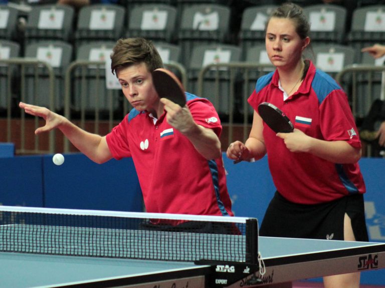 Two Russia’s cadet mixed doubles in the semis