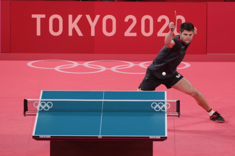 Dimitrj OVCHAROV plays show matches in city center of Munich at Marienplatz