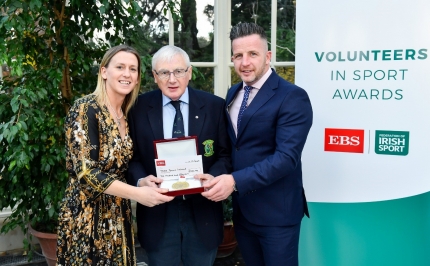 Ken Strong receives a Volunteer in Sport Award