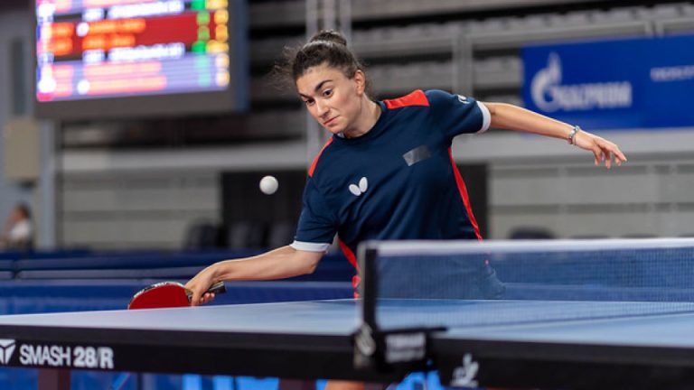 After cadets Elizabet ABRAAMIAN finally won the crown at the Under 19 Girls Singles