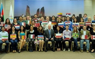 Baku 2015 EG employs 1  000th member of staff