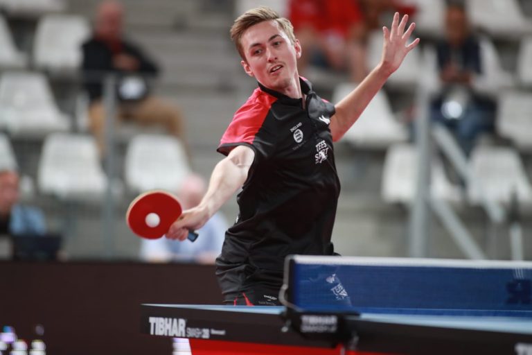 PITCHFORD beat SAMSONOV to launch England to quarters