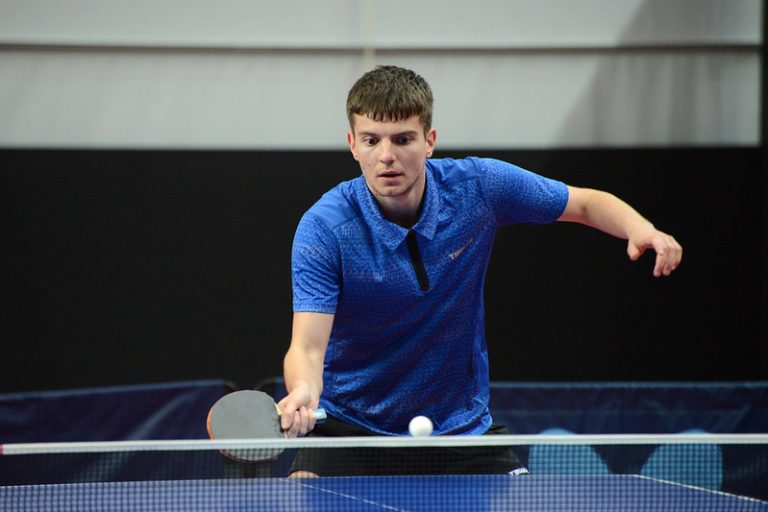 Top seeded players suffered defeats on their first exit to the tables in Guimaraes