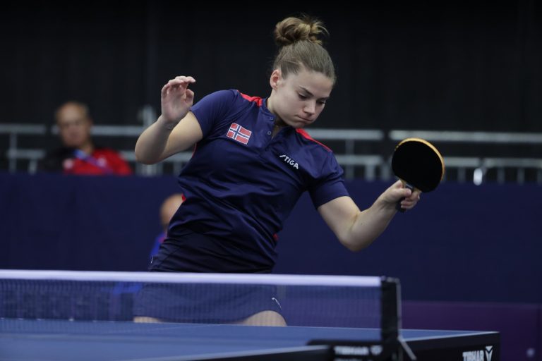 Rebekka CARLSEN overcame  Ema LABOSOVA