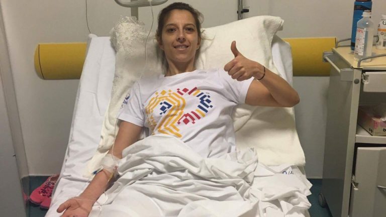 Elizabeta SAMARA recovers well after surgery