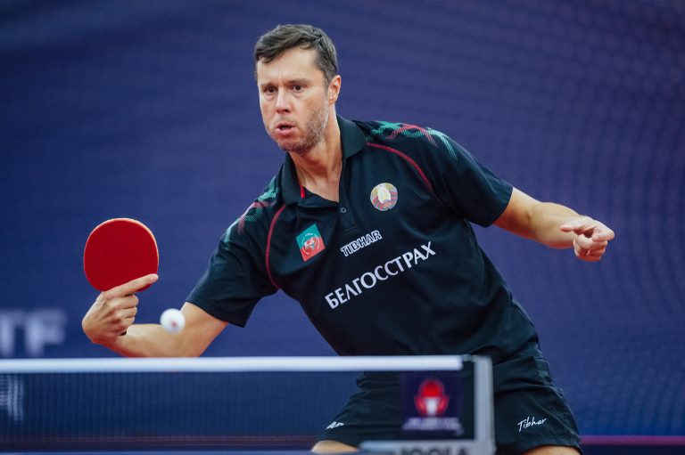 Vladimir SAMSONOV put ZHANG Jike on test